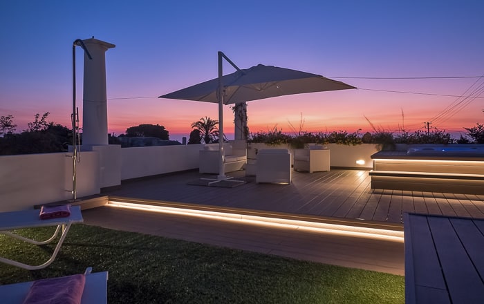 Casa Cristina - terrace by night